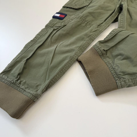 JOGGER TOMMY HILFIGER T.4 AÑOS VERDE *DETALLE - comprar online