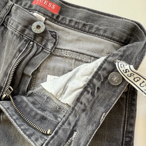 BERMUDA GUESS T.12 AÑOS JEAN GRIS ROTURAS / LARGA - Eme de Mar