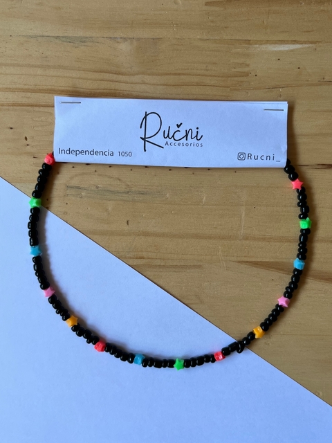 choker negro estrellitas multicolor