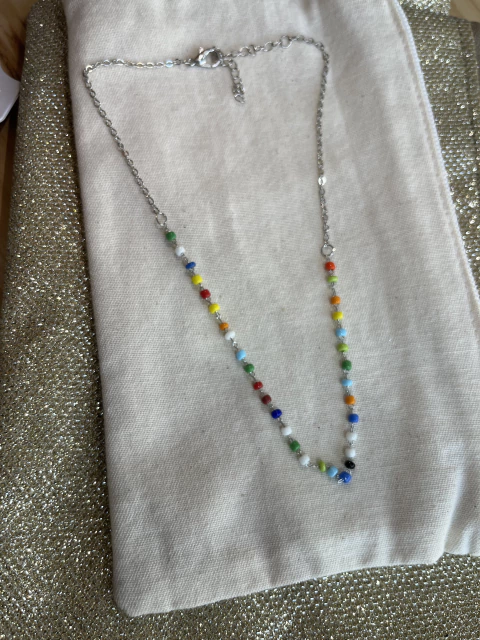 Cadenita plateasa con mostacillas colores - comprar online