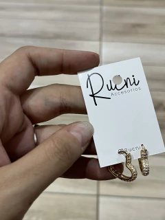 Argollita corazón dorada con strass grande - comprar online