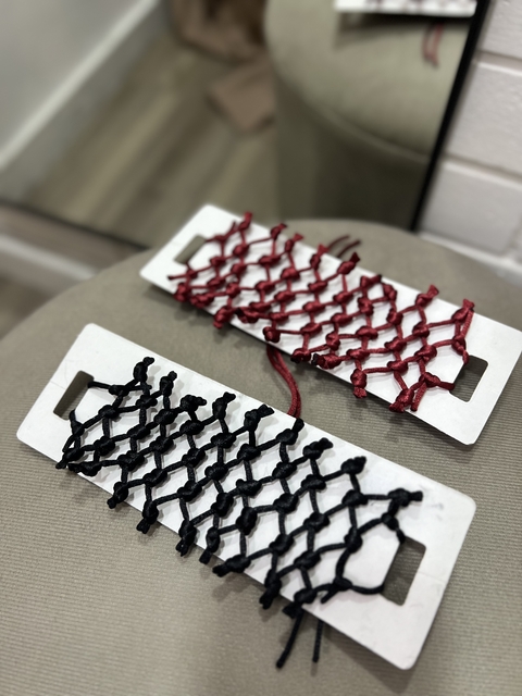 Choker red