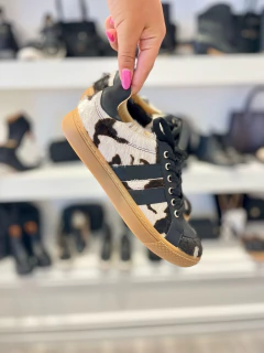 Zapatillas cuero pelo y graneado negro - comprar online