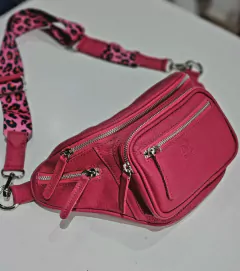 Riñonera "Mila" cuero graneado fucsia - comprar online