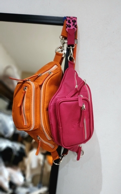 Riñonera "Mila" cuero graneado naranja - comprar online