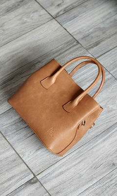 Cartera Barbie cuero graneado camel - comprar online