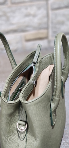 Cartera "Barbie" cuero graneado verde oliva - comprar online