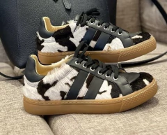 Zapatillas cuero pelo y graneado negro