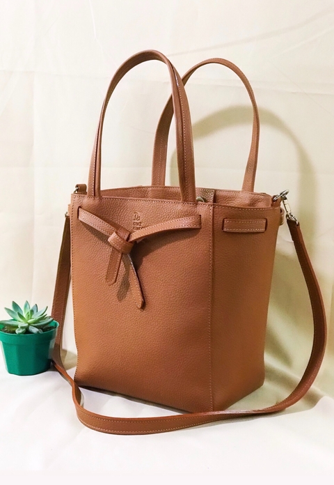 Cartera "Romi" cuero graneado suela