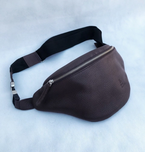 Riñonera "Logan" cuero graneado marron