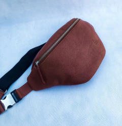 Riñonera "Logan" cuero graneado suela - comprar online