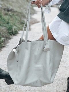 Cartera "Malena" cuero graneado tiza