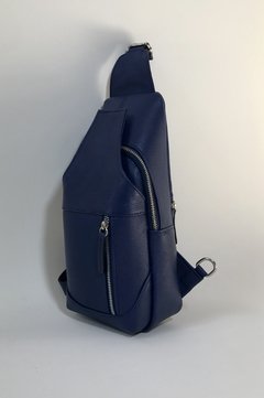 mochila "nono" cuero graneado azul.