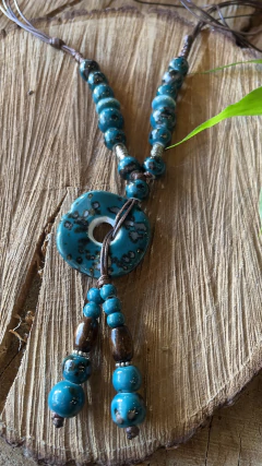 Colar Pintado Petroleo na internet