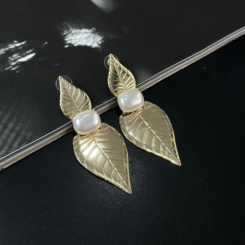 BRINCO FOLHAS PEROLA MBA64050 (12 PARES) - comprar online