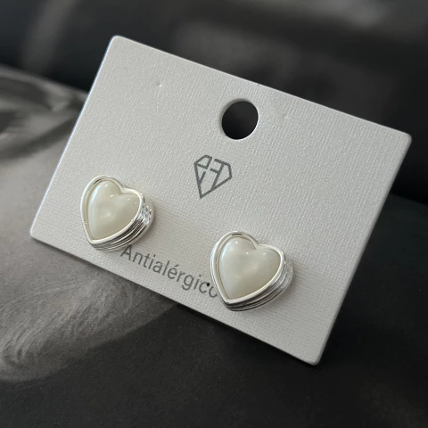 (BANHO DE PRATA) BRINCO CORAÇÃO MADREPEROLA HBBA21521 -9 (12 PARES) - comprar online