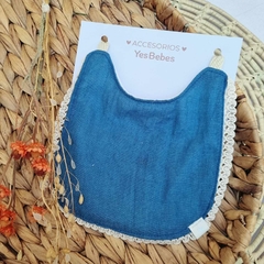 Babero Azul Borlas 2