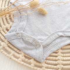 Body Gris con Moño Manga Larga - YesBebes - Fabricante Ropa de Bebés