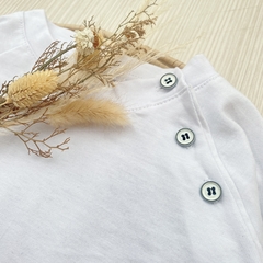 Remera Gio Manga Larga Blanca en internet