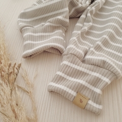 Pijama 2 Piezas Rayado Gris Gamuzado - YesBebes - Fabricante Ropa de Bebés