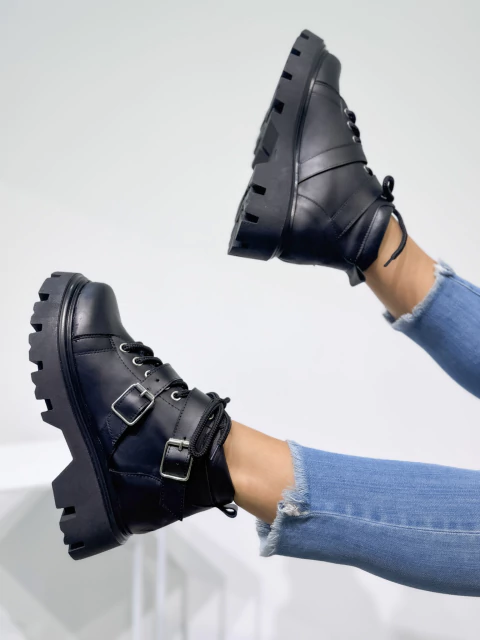 Borcegos de cuero NAPOLI – Con hebillas, cordones y base 4 cm - comprar online