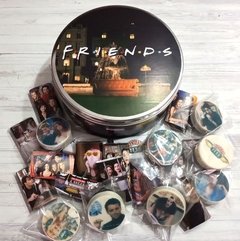 Lata Friends con Chocolates en internet