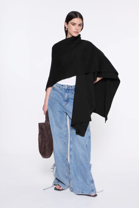 RUANA LUCERO NEGRO - comprar online