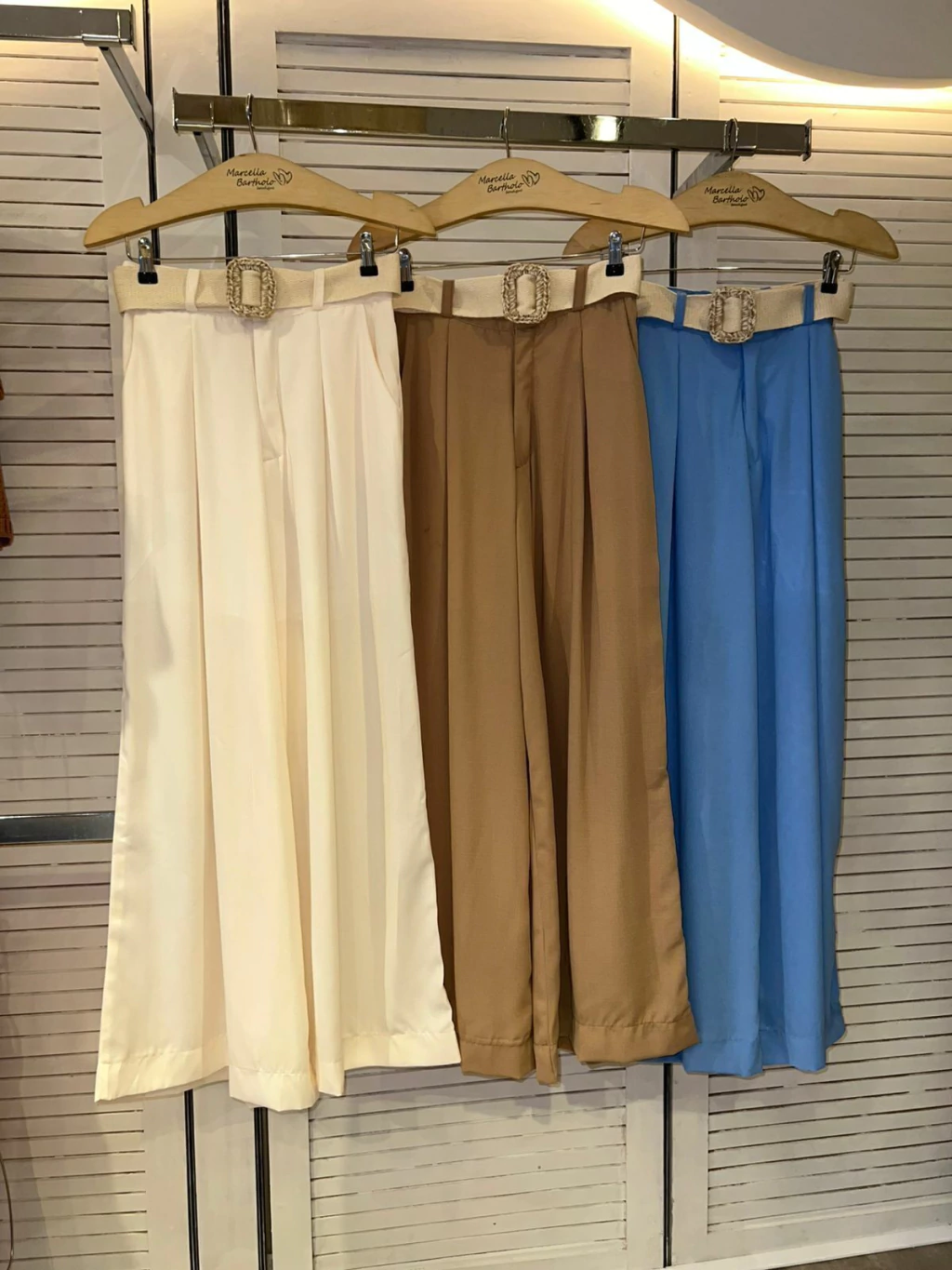 Calça pantalona Macrame