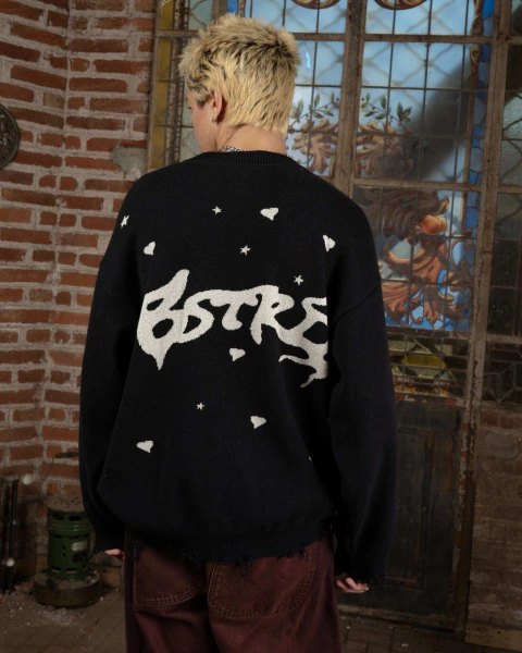 SWEATER MESSY