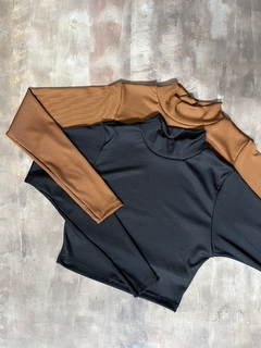 Banner de la categoría TOPS Y REMERAS