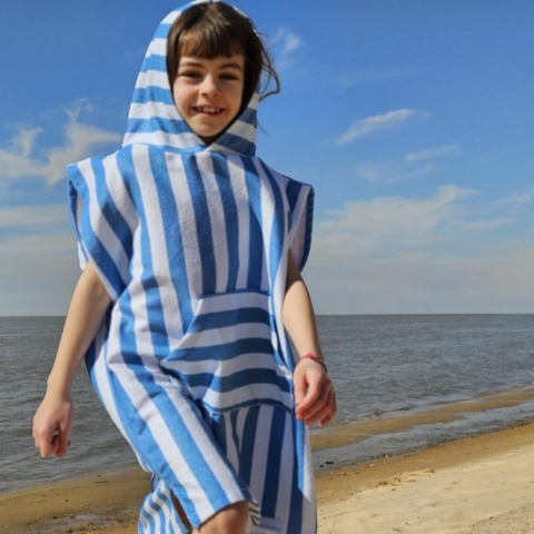 Poncho Toalla Rayas Celestes - 3 a 5 años / talle S (2410044)