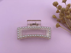 Piranha Acrílico em pérolas - Nó De Menina