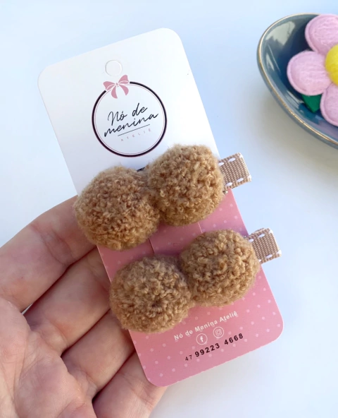 Parzinho pompom lã nude