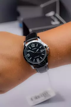 Reloj Casio MTP-V004L-1B en internet