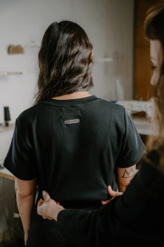 Remera Nivel Negra - tienda online