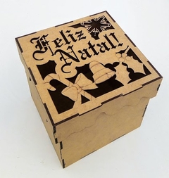 Caixa Panetone 16x16cm Tampa Neve Feliz Natal 500gr - Pintada - comprar online