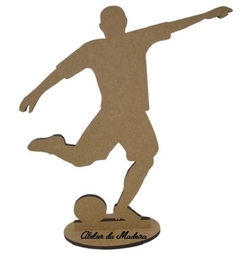 Jogador Futebol Chutando com Base 30cm - comprar online