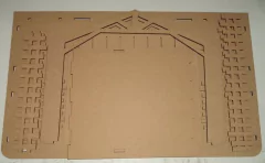 Presepio Casinha Larga 55cm Base 60x100cm Com Cerca - Atelier da Madeira