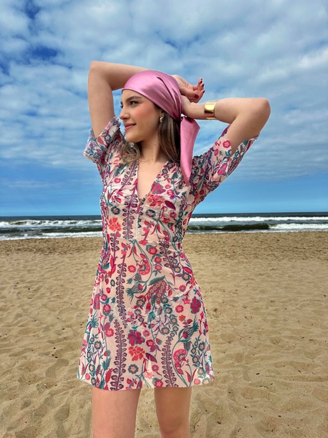 Vestido corto con mangas evasé y estampado de flores silvestres