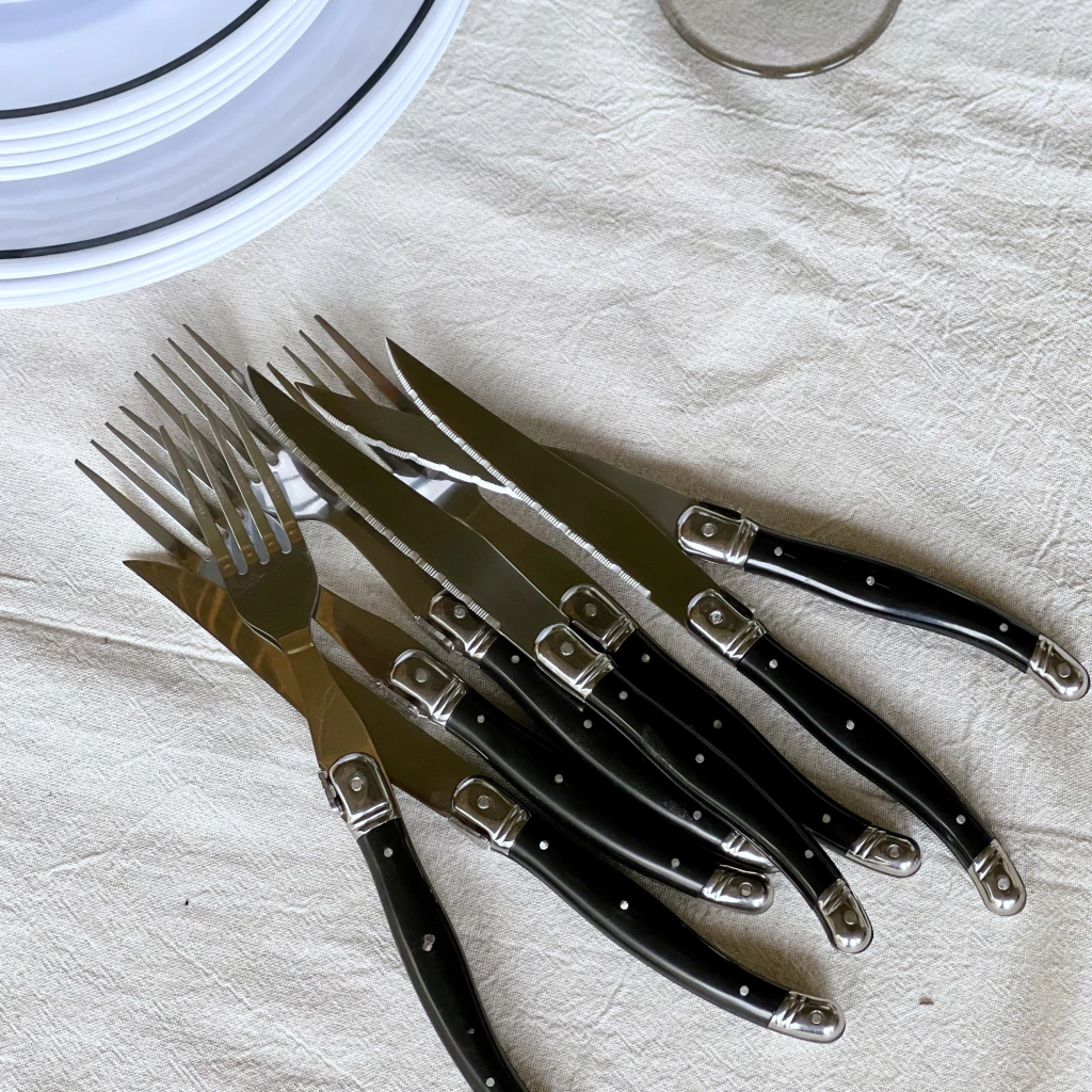 Set cubiertos 8 piezas Negro