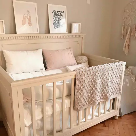 Cuna Isabella