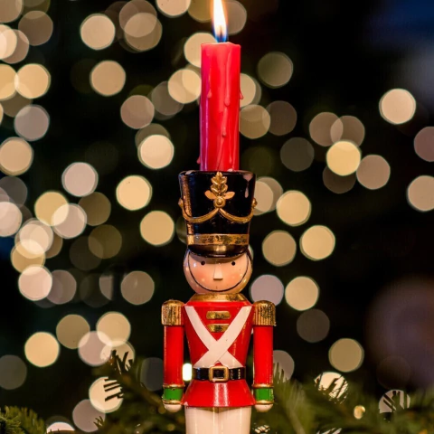 Candelabro Soldier em Resina Memórias de Natal - comprar online