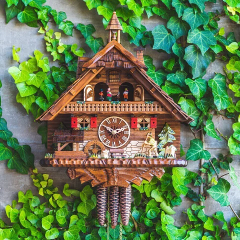 Relógio Cuco Diário Peregrino com Música e Dança - comprar online