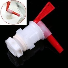 Canilla Plástica Rosca 3/4 Roja - comprar online