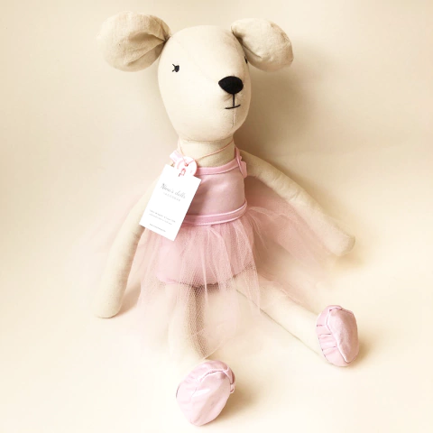 Muñeca de tela llamada Margot, con vestido rosa y tutú. Coleccion de Edicion Limitada Nina´s Cheese Dolls