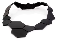 Collar Greta Polígono en internet