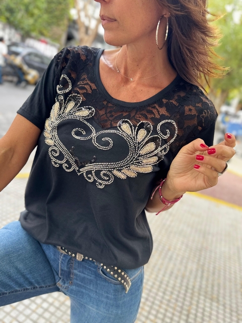 Remera Corazón Encaje Talle amplio