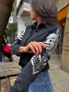 Camisa Manga bordada Irregular