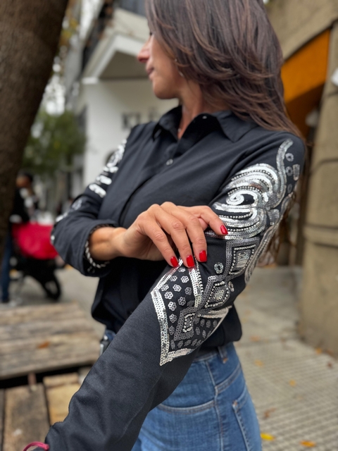 Camisa Manga bordada Irregular