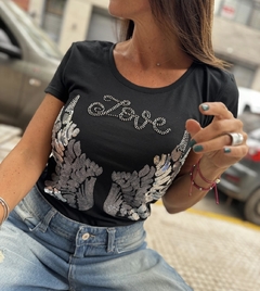 Remera bordada Alas delanteras
